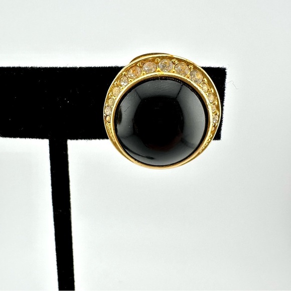 Vintage Dior Black Cabochon Crystal Rhinestone Gold Tone Round Clip Earrings - Picture 6 of 9